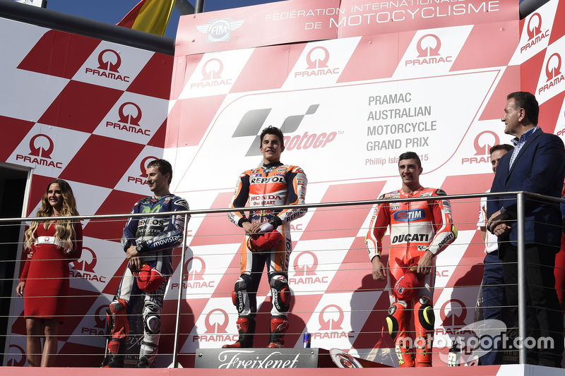 Podium : le deuxième, Jorge Lorenzo, Yamaha Factory Racing, le vainqueur Marc Marquez, Repsol Honda 