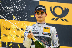 Podium du championnat : Pascal Wehrlein, HWA AG Mercedes-AMG C63 DTM
