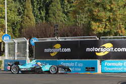 Oliver Turvey, NEXTEV TCR Formula E Team, mit Motorsport.com-Logo