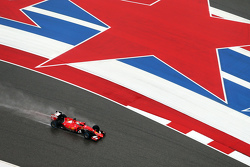 Sebastian Vettel, Ferrari SF15-T nella sessione di qualifica