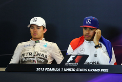 Nico Rosberg, Mercedes AMG F1 e Lewis Hamilton, Mercedes AMG F1