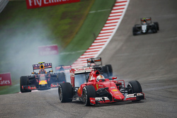 Sebastian Vettel, Ferrari SF15-T bloque une roue au freinage