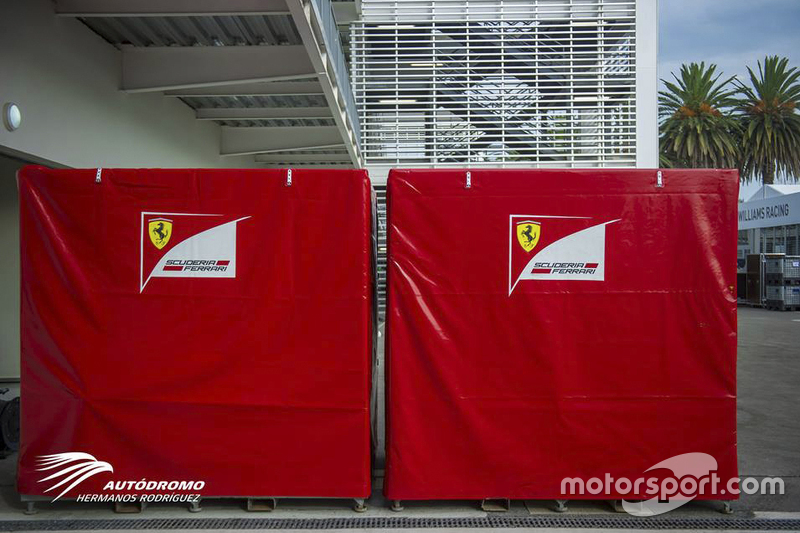 Llegada de equipo de las Escuderías al Autódromo Hermanos Rodríguez