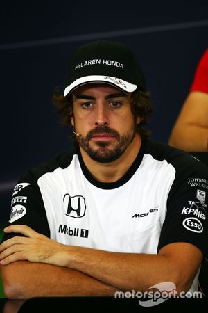 Fernando Alonso, McLaren lors de la conférence de presse de la FIA