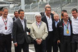 Enrique Pena Nieto, Mexican President with Bernie Ecclestone, Chairman of America Movil and Jean Todt, FIA President