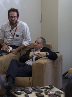 Jean Todt reunido con los medios de comunicaón