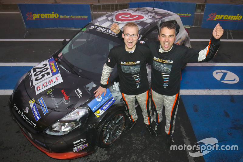 Dirk und Tim Groneck, VLN-Gewinner 2015