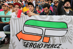 Фанаты Серхио Переса, Sahara Force India F1 на главной трибуне