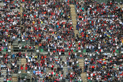 Fans en la tribuna