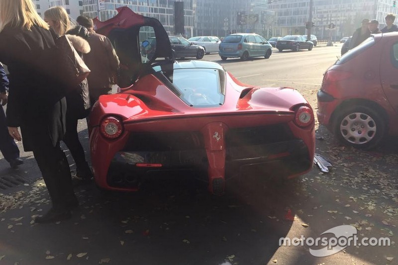 LaFerrari crash in Boedapest
