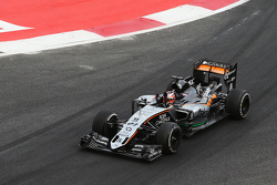 Nico Hulkenberg, Sahara Force India F1 VJM08 salue le public à la fin de la course