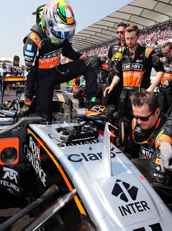 Sergio Pérez, Sahara Force India F1 VJM08 en la parrilla