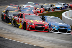 Dale Earnhardt Jr., Hendrick Motorsports Chevrolet en Jamie McMurray, Chip Ganassi Racing Chevrolet