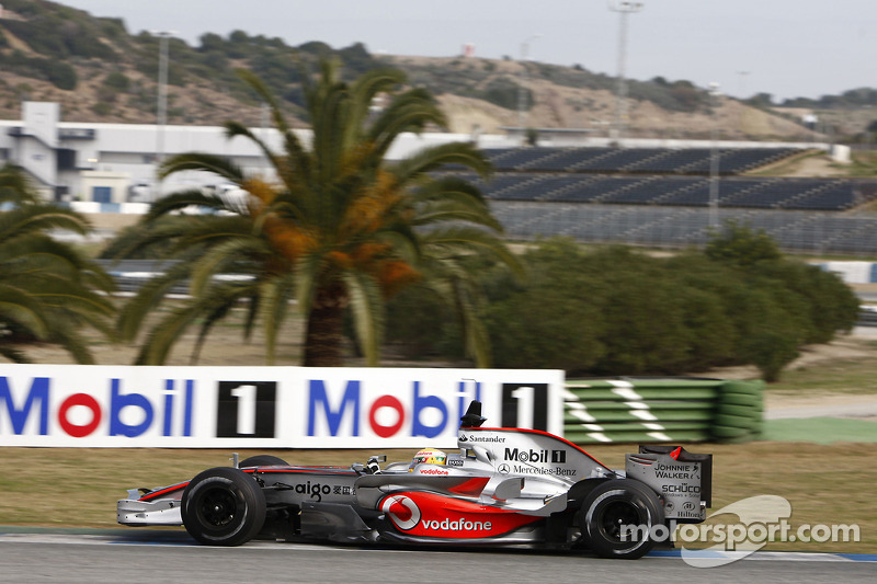 Lewis Hamilton test ediyoryeni McLaren Mercedes MP4-23
