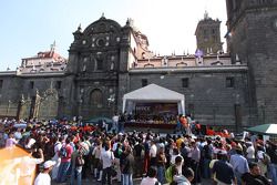 Parade in the city of Puebla with teams and drivers