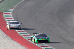 #183 Ineco MP - Racing Ferrai 458: Мануэла Гостнер Manuela Gostner едет впереди #218 Ferrari o San F