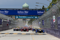 Start: Sébastien Buemi, Renault e.Dams aan de leiding