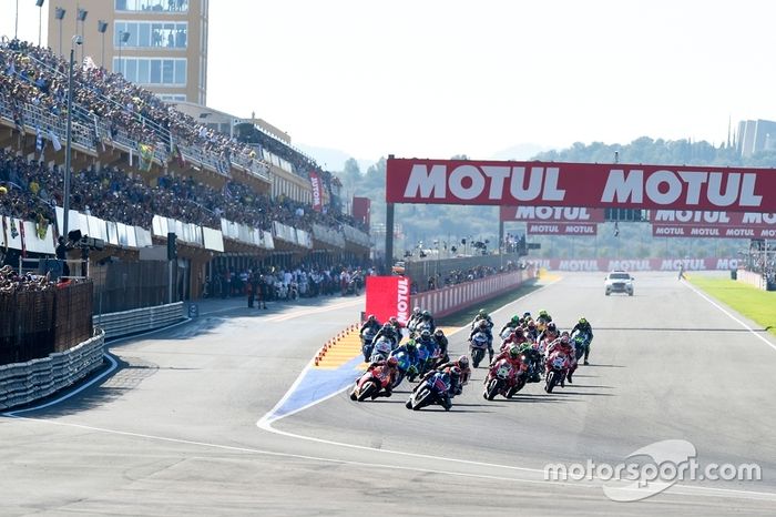 Start: Jorge Lorenzo, Yamaha Factory Racing leads