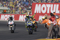 Valentino Rossi, Yamaha Factory Racing; Nicky Hayden, Aspar Team MotoGP Honda