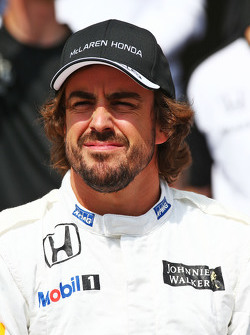 Fernando Alonso, McLaren lors d'une photo collective