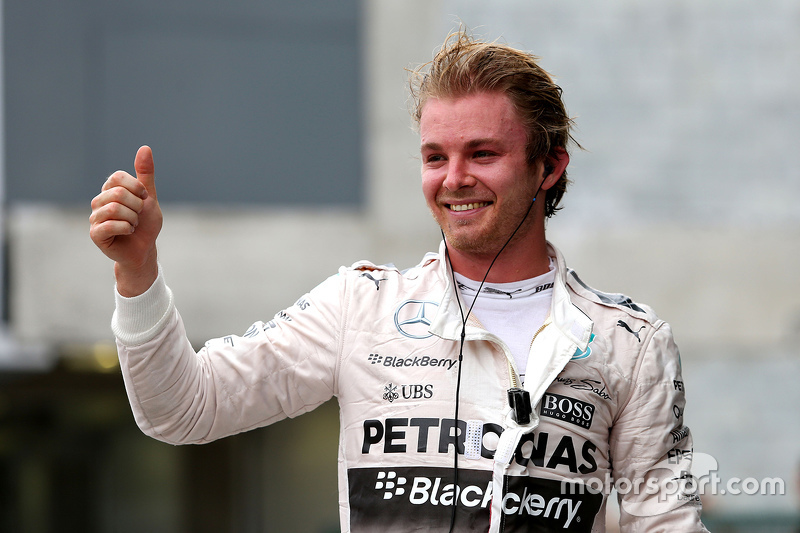 Ganador de la carrera Nico Rosberg, Mercedes AMG F1 Team