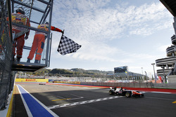 Race 1 winnaar Luca Ghiotto, Trident