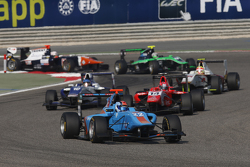 Ralph Boschung, Jenzer Motorsport leads Kevin Ceccon, Arden International