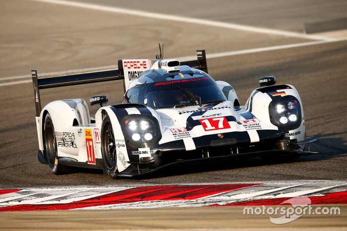 #17 Porsche Team Porsche 919 Hybrid: Timo Bernhard, Mark Webber, Brendon Hartley