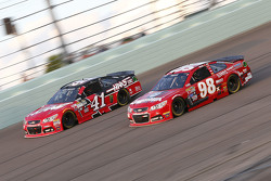 Kurt Busch, Stewart-Haas Racing Chevrolet and Ryan Preece