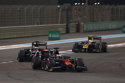 Stoffel Vandoorne, ART Grand Prix leads Mitch Evans, RUSSIAN TIME and Alex Lynn, DAMS