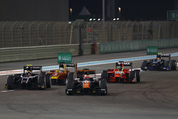 Raffaele Marciello, Trident, leads Artem Markelov, RUSSIAN TIME, Jordan King, Racing Engineering and André Negrao, Arden International