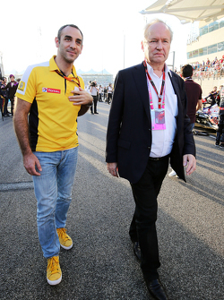 Cyril Abiteboul, Directeur Général Renault Sport F1 avec Jerome Stoll, Président de Renault Sport F1 sur la grille
