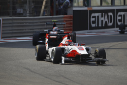 Esteban Ocon, ART Grand Prix devant Luca Ghiotto, Trident