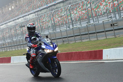 Jorge Lorenzo, Yamaha Factory Racing con la Yamaha YZF-R3