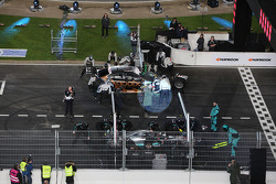 Nico Rosberg, Mercedes AMG F1 and Pascal Wehrlein, HWA AG Mercedes-AMG DTM