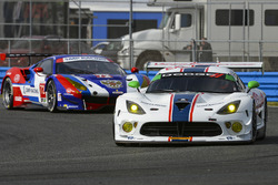 #33 Riley Motorsports SRT Viper GT3-R: Ben Keating, Jeroen Bleekemolen, Marc Miller, Dominik Farnbac