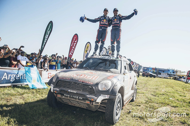 Tweede plaats in het autoklassement Nasser Al-Attiyah and Matthieu Baumel