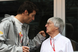 Mark Webber, Red Bull Racing et Bernie Ecclestone, Président et Directeur du Formula One Management