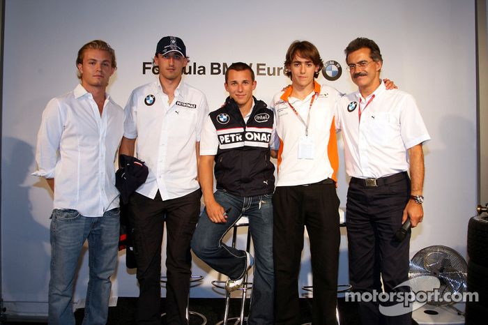 Barbacoa en el Hospitality FBMW: Nico Rosberg, WilliamsF1 equipo, Robert Kubica, BMW Sauber F1 Team 