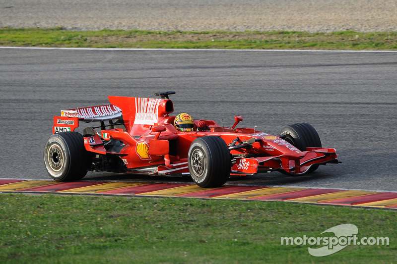 Valentino Rossi test ediyorFerrari F2008