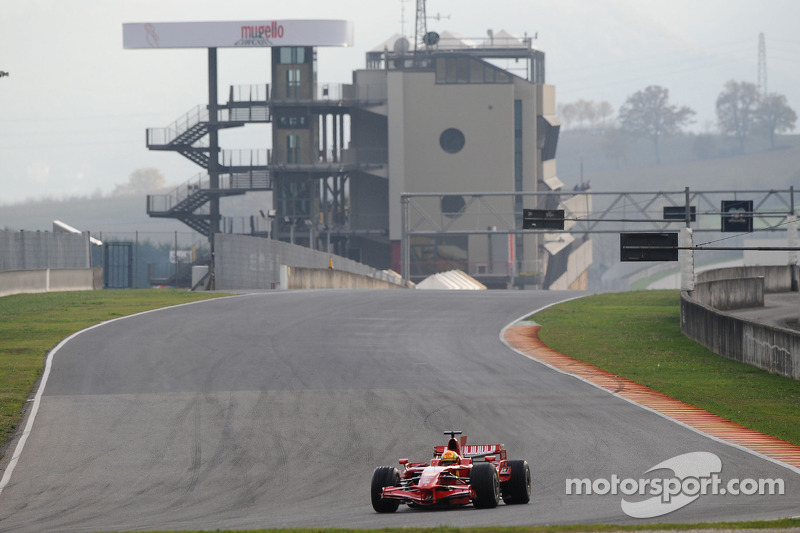 Valentino Rossi tests the Ferrari F2008