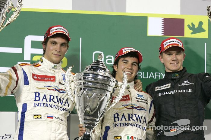Podio: ganador Sergio Pérez, segundo Vitaly Petrov, tercero Nico Hulkenberg