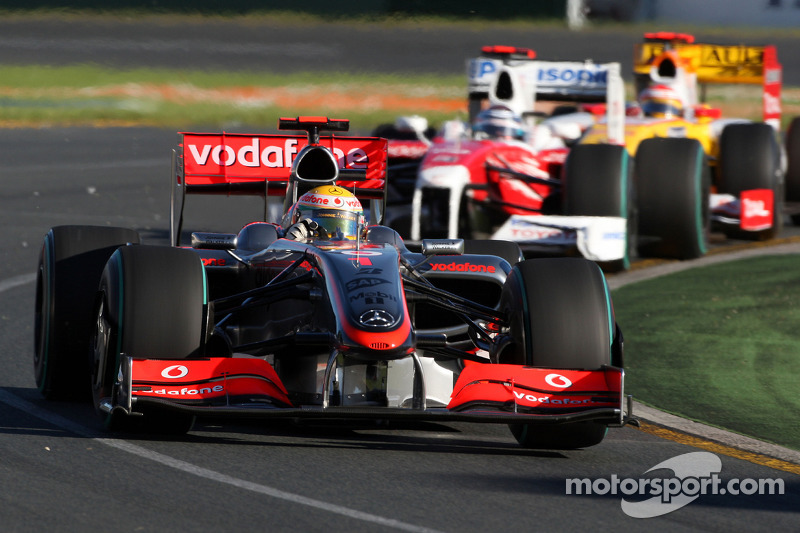 Lewis Hamilton, McLaren Mercedes, MP4-24; Jarno Trulli, Toyota Racing, TF109