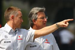 Martin Whitmarsh, McLaren, director ejecutivo, con Ekrem Sami, responsable de McLaren Marketing