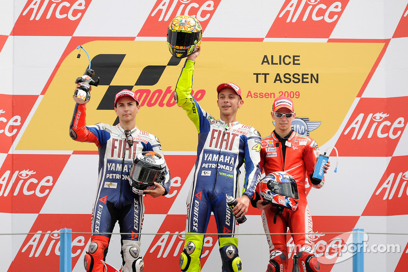 Podio: il vincitore Valentino Rossi, Fiat Yamaha Team, e il secondo classificato Jorge Lorenzo, Fiat Yamaha Team,