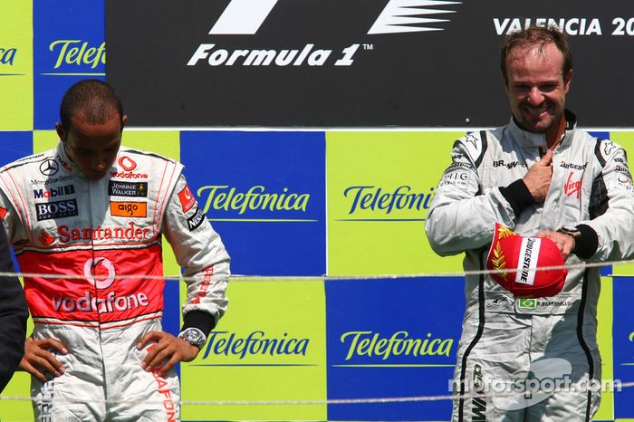 Podium: race winner Rubens Barrichello, BrawnGP, second place Lewis Hamilton, McLaren Mercedes