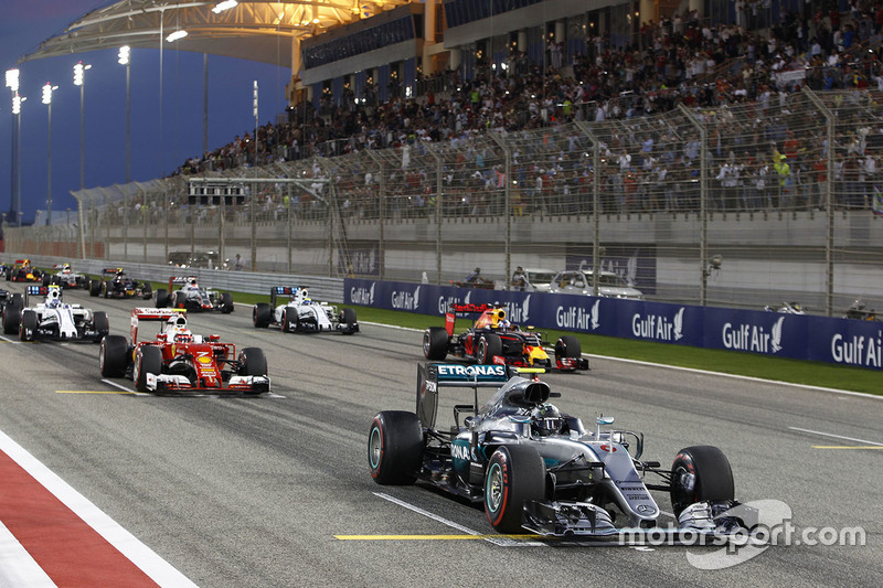 Largadas na 1ª fila: 20 - Nico Rosberg; 15 - Lewis Hamilton; 4 - Daniel Ricciardo; 1 - Valtteri Bottas, Nico Hulkenberg, Max Verstappen