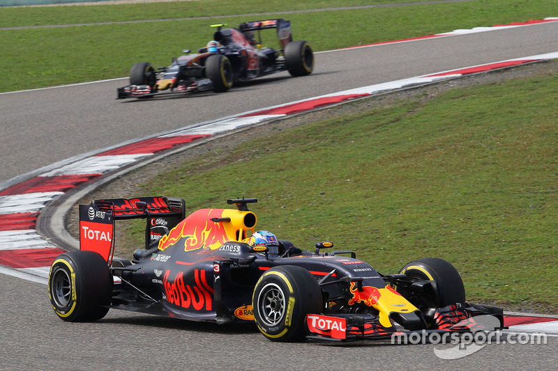 2016 - Grand Prix von China: Daniel Ricciardo, Red Bull Racing RB12