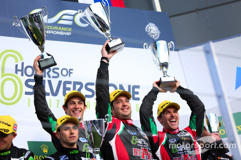 Bruno Senna, Ricardo González y Filipe Albuquerque celebran la victoria en las 6 horas de Silverstone