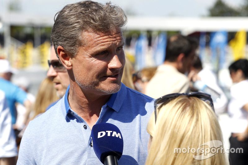 David Coulthard - No hay ningún equipo, sólo acompaña a la selección de Escocia
